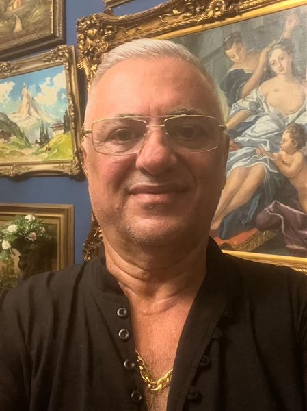 الدكتور ليون سيوفي