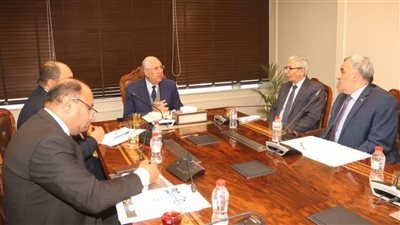 «القصير» يتابع ملفات حماية البحيرات وتنمية الثروة السمكية