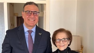 السفير المصري بالجزائر يلتقي مع المجاهدة الجزائرية جميلة بوحيرد