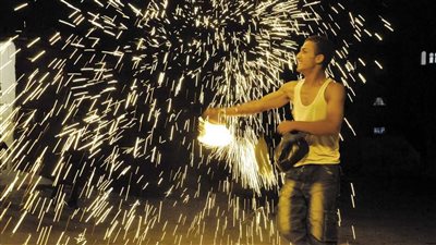 قصص صواريخ ومفرقعات رمضان . تبدأ 