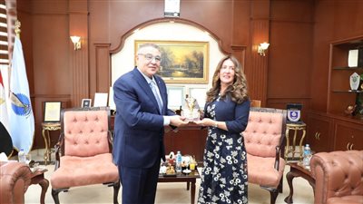 محافظ البحر الأحمر يستقبل السفيرة الأميركية لبحث فرص الاستثمار 