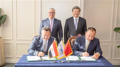 بروتوكول تعاون مع الصين باستثمارات 297 مليون دولار بمنطقة السخنة الصناعية