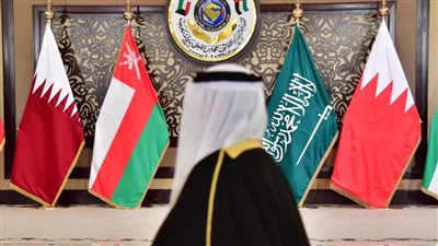 استقرار التصنيف السيادي لـ 4 دول عربية وتحسن قطر والإمارات والسعودية وعُمان