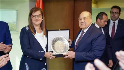 المحكمة العربية للتحكيم تكرم الدكتورة هالة السعيد