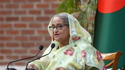 استقالة رئيسة وزراء بنجلاديش وهروبها علي متن مروحية عسكرية إلي الهند