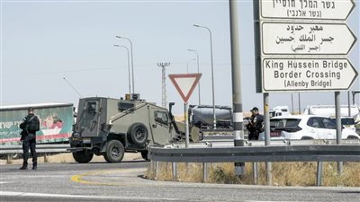 تصفية 3 حراس إسرائيليين على يد سائق أردني علي الحدود مع الضفة الغربية