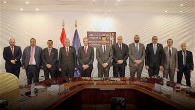رئيس قضايا الدولة يزور وزير الاتصالات وتكنولوجيا المعلومات بالقرية الذكية 