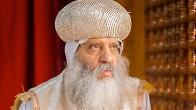 50 قبطى يعتصمون أمام قلاية الأنبا أبانوب لمنعه من الرحيل أو مجىء البديل