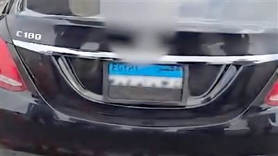 عروض لبيع الستائر الإلكترونية لطمس لوحات أرقام السيارات «أونلاين»