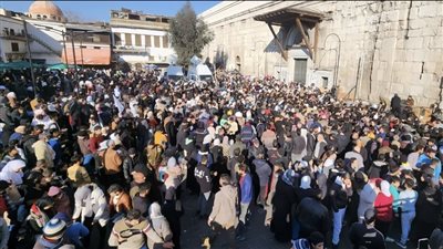 مصرع 3 سيدات وإصابة آخرين في تدافع أمام الجامع الأموي بسوريا
