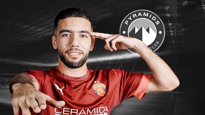 المزاد يبدأ على أحمد قندوسي .. ومليون دولار عرض نادى بيراميدز