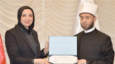 ياسمين مصطفى.. وزير الأوقاف يكرمها لجهودها العلمية و“ناسا” تطلق اسمها على كويكب  