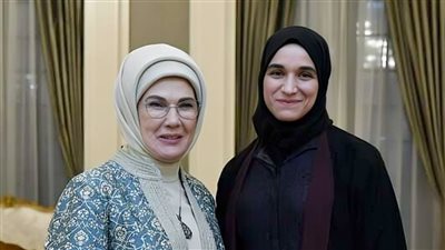  أول صورة رسمية وثالث ظهور لـ لطيفة الدروبي زوجة أحمد الشرع 