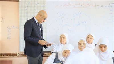 أولياء أمور يطالبون بإلغاء التقييمات الأسبوعية وخبير يدعو للاكتفاء بالامتحانات الشهرية