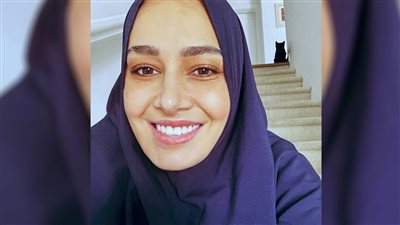 حلا شيحة ترتدي الحجاب وتثير الجدل حول حرمة العمل بالتمثيل