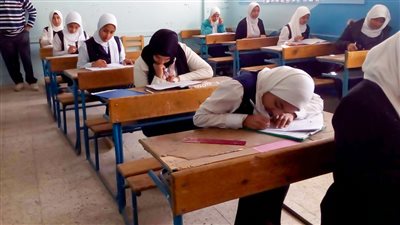 «التعليم» تستطلع رأي طلاب الإعدادية للمفاضلة بين «البكالوريا» والثانوية العامة 