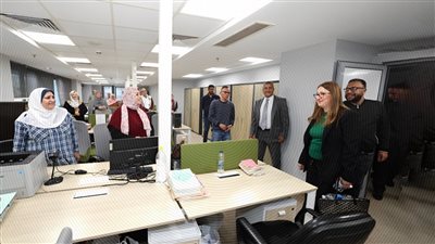 بالصور داليا الباز رئيس البريد تتفقد....مكاتب القليوبية لمتابعة حركة انتظام صرف العمل 