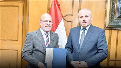 قرار جمهوري بتعيين  الدكتور محمود الضبع عميدًا لكلية الآداب  والعلوم الانسانية بقناة السويس