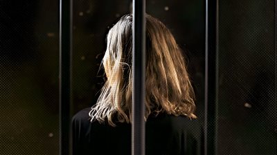 بطلة أشهر قضية تشتكى من الحجز: 