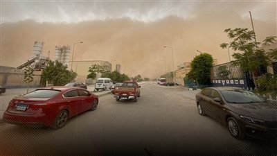 العاصفة الترابية تدخل القاهرة الكبرى.. والرياح في الصعيد 70 كيلو مترا بالساعة