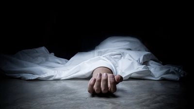 تونسية تحتفظ بجثة زوجها الطبيب المصري مغمورة بالملح على السرير