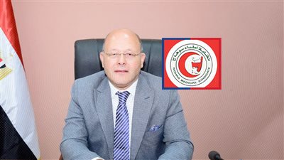 «أطباء سوهاج» تهدد بالتصعيد ضد رئيس الجامعة بسبب واقعة السب والقذف والبصق