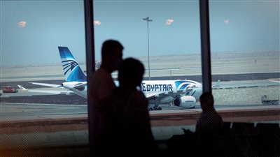 مصر للطيران تلغي رحلاتها لـ4 مدن عربية لأجل غير مسمى.. وطوارئ بمطار القاهرة
