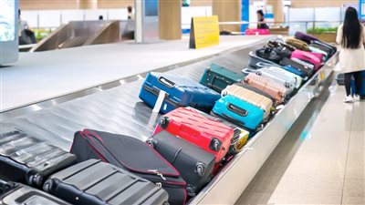 الجمارك تستعد لبيع 10 آلاف حقيبة وطرد من متروكات المسافرين بمطار القاهرة