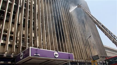 حريق سنترال رمسيس يتسبب في شلل الخدمات الرقمية من الأرض للسما