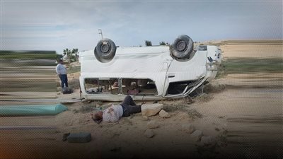 مصرع وإصابة 12 آخرين في انقلاب سيارة بمطروح وإصابة 13 أخرين بالبحيرة