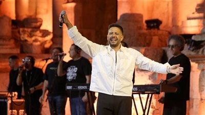 محمد حماقي وليلة غناء مصرية مميزة على المسرح الجنوبي في جرش