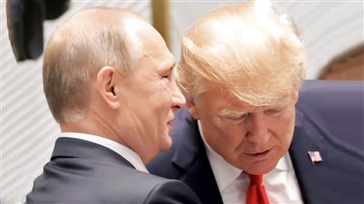 «أوراق منسية» من لقاء بوتين وترامب بألاسكا تكشف هواتف الدبلوماسيين وقائمة الطعام 