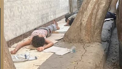 بالصور.. أطفال الشوارع يغزون الزمالك.. أهالي الحي الراقي يستغيثون من التسول 