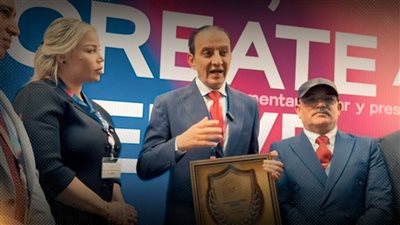 طارق علام يفوز بجائزة سفير الإعلام من المركز العربي الأوروبي بجنيف