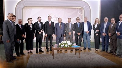 بالصور.. أحمد يوسف أحمد وعبد الله السناوي في لقاء نبيل فهمي بصالون ماسبيرو الثقافي 