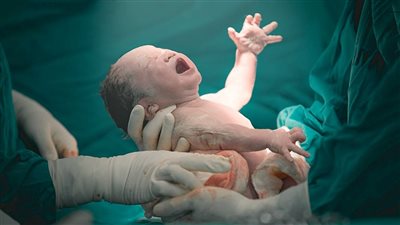 خلال رصد على مدار 60 يوماً .. إنجاب طفلين كل دقيقة بمصر !!