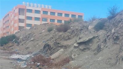 كارثة بيئية تهدد تلاميذ مدرسة «خلف الرأس السوداء» بالإسكندرية  