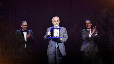 تكريم المنتج صادق الصبّاح في ختام الدورة الثامنة من مهرجان نقابة المهن التمثيلية للمسرح المصري