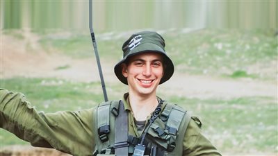 هدار جولدن.. ضابط إسرائيلي قتل بغزة من 11 عاما والاحتلال يستعيد رفاته اليوم