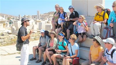 مجلس الدولة يلزم وزارة السياحة والآثار بإجراء انتخابات «المرشدين السياحيين» فورا