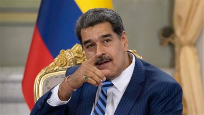  الرئيس الفنزويلي مادورو يتحدى التهديدات الأمريكية بـ«رقصة الرومبا» وسط أنصاره