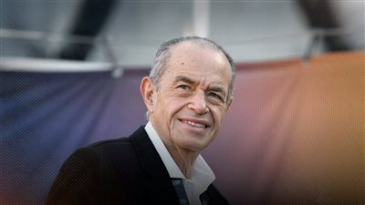 أسرار عودة محمد منصور لمصر .. بعد حرب الضرائب لأثرياء مدينة الضباب 