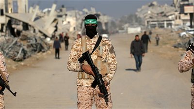 مصادر فلسطينية تكشف عن جولة جديدة للمفاوضات وبدائل حماس في نزع السلاح