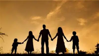 كيف انهار نموذج الأسرة وصُنِعت أزمة الرجولة والأنوثة ؟