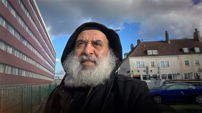 كاهن كنيسة الخصوص يطالب متابعيه بتقديم بلاغات  ضد منتحل شخصيته إلكتورنياً