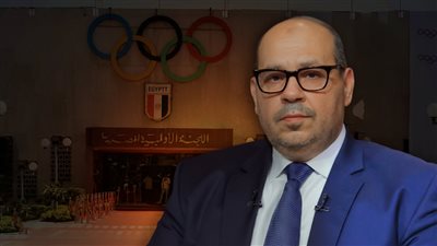 اللجنة الأولمبية تخطط لعزل ياسر إدريس .. وبطلان استمراره يثير الجدل