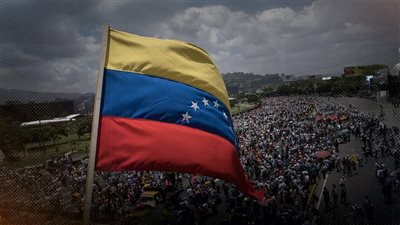 تقدر أعداهم بالآلاف.. مصير المصريين في فنزويلا بعد عمليات القصف الأمريكي واختطاف الرئيس 