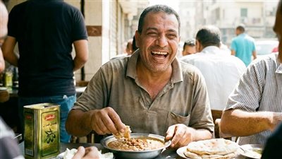 «أكل الغلابة».. دراسات دولية تؤكد: الفول يحسن المزاج وصحة الدماغ ويقلل الإصابة بألزهايمر 