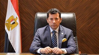 نزيف الملاعب مستمر: لاعب البكاري ينضم لقائمة الضحايا والانتقادات تلاحق وزير الرياضة