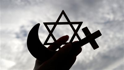 الدكتور محمد خالد القعيد يكتب : عاملون على قضيتهم 